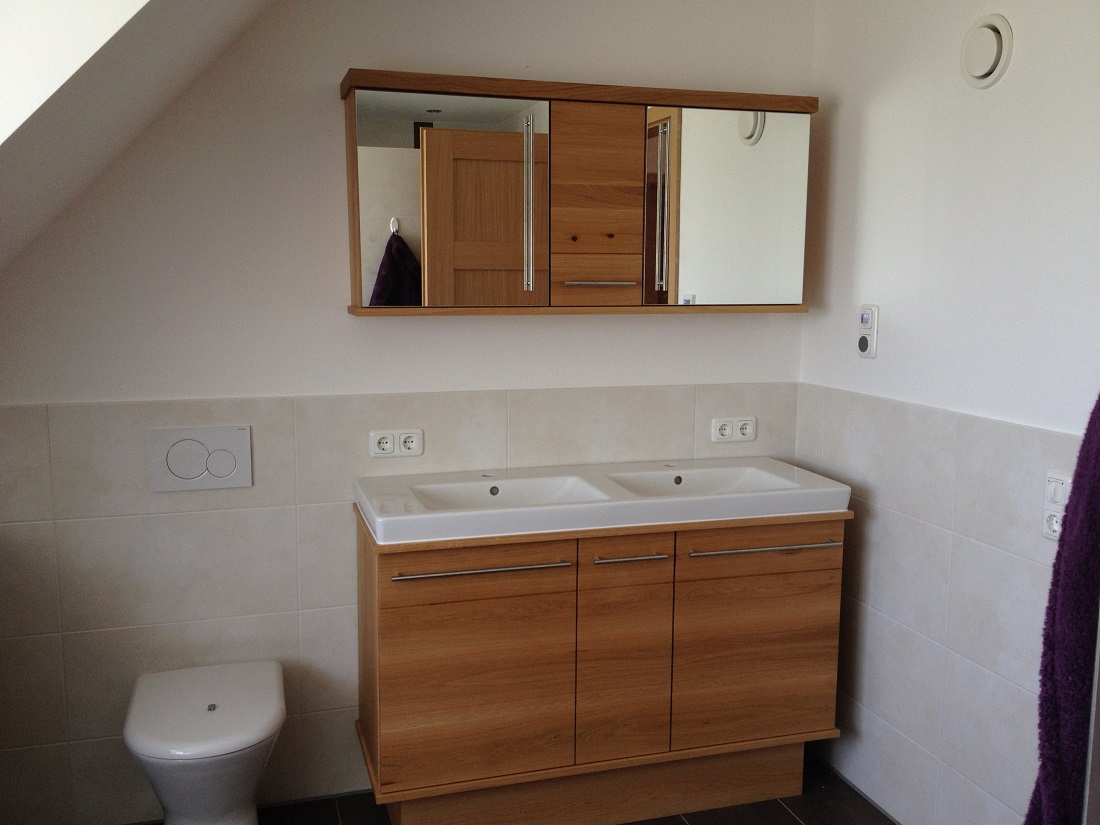 Badmöbel Nussbaum Massiv